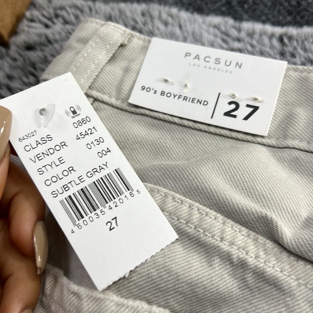 PACSUN NEVER WORN 90s BOYFRIEND JEANS - Picture 4 of 4
